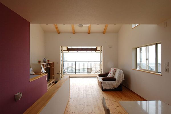 リビングとバルコニーが一体空間に