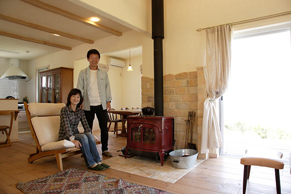 薪ストーブのあるリビング