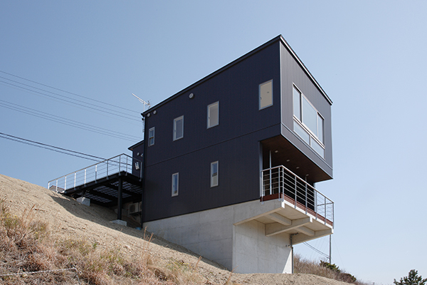 南側から見上げたK様邸