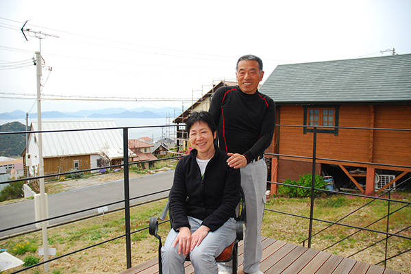 デッキにてKさんご夫婦 