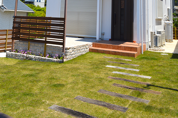 綺麗な芝生のドッグラン